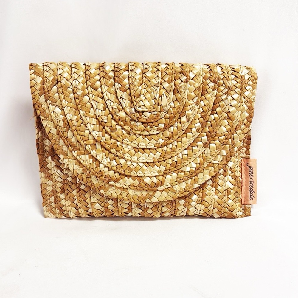 JANE IREDALE Small straw pouch Size 9 1/4”x6 1/4”